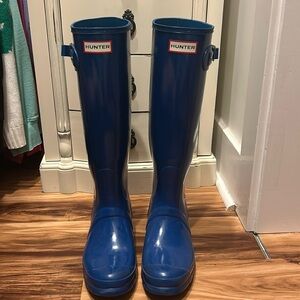Woman’s hunter boots size 8 royal blue